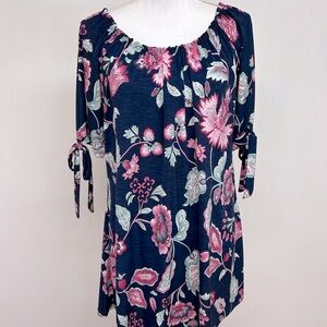 NWT. C Christian Boutique Floral Tunic Size Small